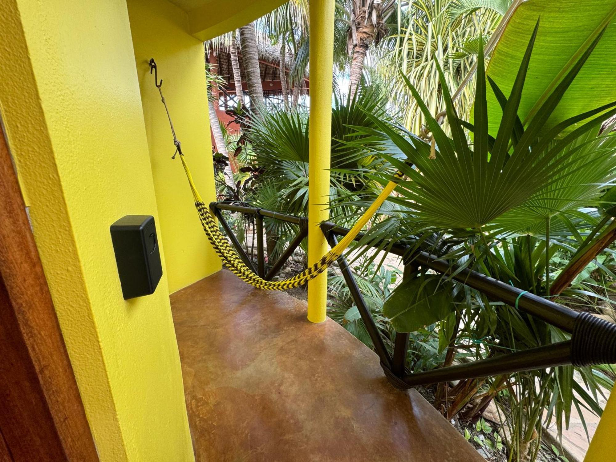 One Love Hostal Puerto Escondido エクステリア 写真