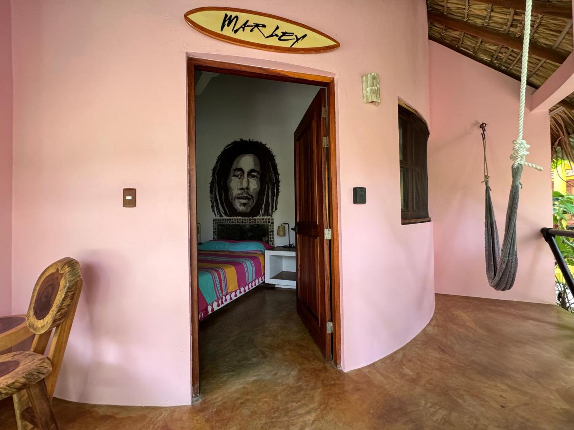 One Love Hostal Puerto Escondido エクステリア 写真